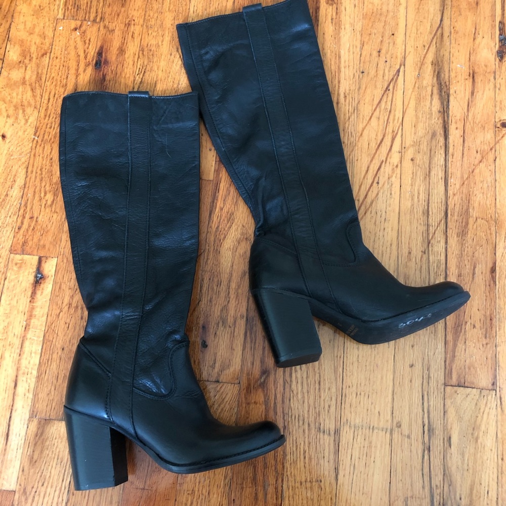 Vera Gomma Italian leather tall boot-Size 36 (6)